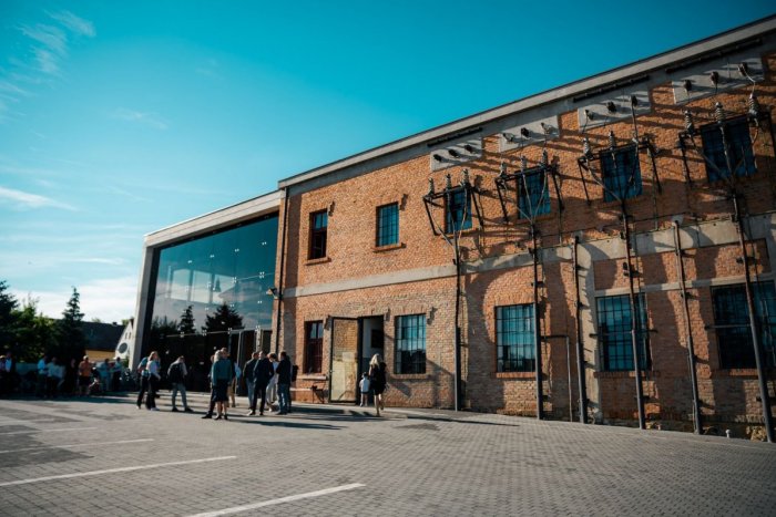 Ilustračný obrázok k článku Spoznajte príbeh piešťanskej ELEKTÁRNE: Komentovaná prehliadka je ZADARMO