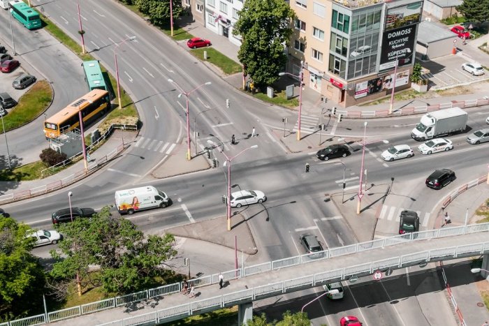 Ilustračný obrázok k článku Na križovatke pri stanici menia semafory: Svetelná signalizácia je dočasne vypnutá
