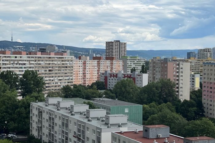 Ilustračný obrázok k článku Bratislavský PARADOX: Ceny starších bytov opäť KLESLI, nájomné išlo prudko HORE!