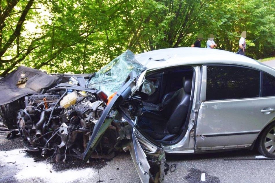Ilustračný obrázok k článku Hrozivá zrážka pri Košiciach: Mladý šofér prešiel do protismeru, takto dopadlo jeho auto