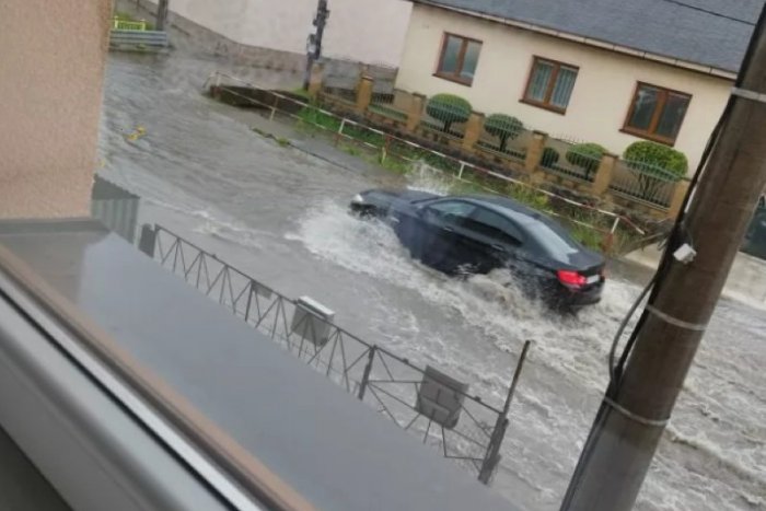 Ilustračný obrázok k článku VIDEO: Búrka zaplavila ulice a cesty na severe Slovenska. Kde hrozí lejak?