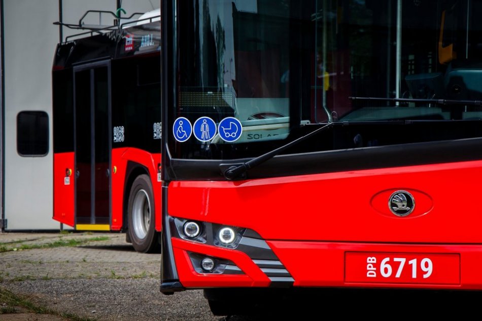 Ilustračný obrázok k článku Prvý z PÄŤDESIATKY je už v Bratislave: Hybridný trolejbus "na baterky" dorazil do DEPA!