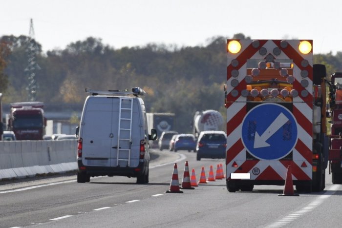 Ilustračný obrázok k článku Diaľnica D1 medzi Košicami a Prešovom: Vodiči musia počítať s dopravnými obmedzeniami