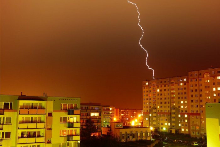 Ilustračný obrázok k článku VÝSTRAHA pred búrkami platí aj v stredu: V týchto oblastiach Slovenska sa majte na POZORE!
