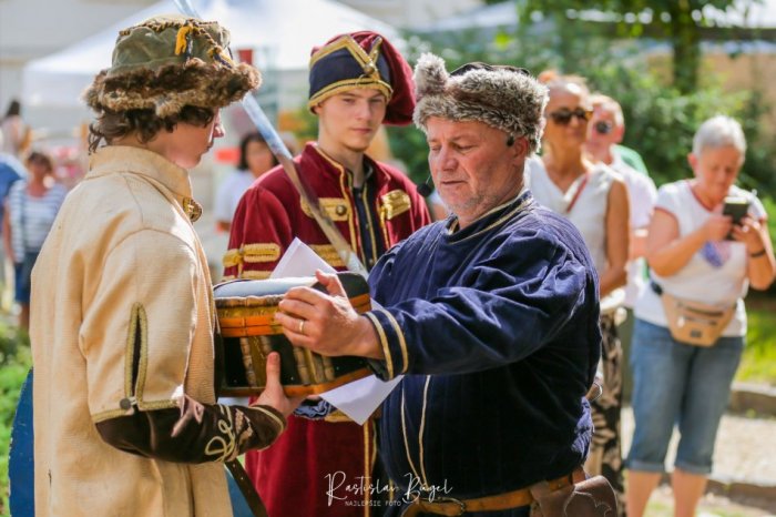 Ilustračný obrázok k článku Nitra oslávi 777. výročie udelenia kráľovských výsad: Láka na parádny PROGRAM