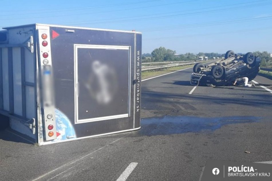Ilustračný obrázok k článku JAZDITE opatrne: Ďalšia vážna nehoda pred Bratislavou, diaľnicu uzavreli