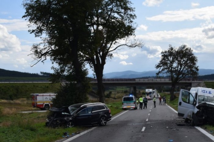 Ilustračný obrázok k článku VÁŽNA nehoda pri Levoči: Dodávka prešla do protismeru, všetci účastníci utrpeli zranenia