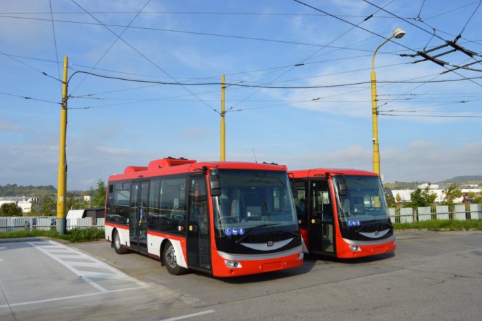 Ilustračný obrázok k článku Elektrické midibusy, ktoré nahradia najstaršie naftové, už sú v Prešove: Akú NOVINKU majú?