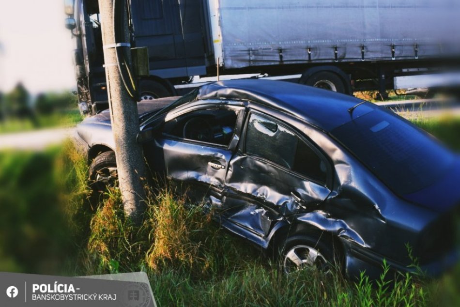 Ilustračný obrázok k článku DESIVÁ nehoda na juhu Slovenska: Auto skončilo v priekope, dvaja ľudia v nemocnici, FOTO