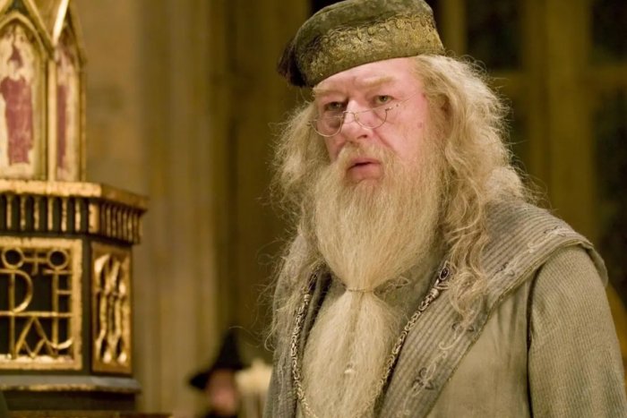 Ilustračný obrázok k článku SMUTNÁ správa zasiahla fanúšikov Harryho Pottera: Zomrel herec, ktorý stvárnil Dumbledora