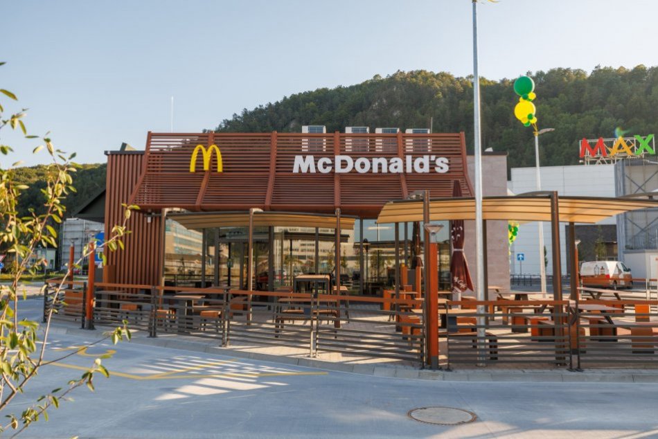 Ilustračný obrázok k článku McDonald's novou reštauráciou zdvojnásobil radosť obyvateľov Trenčína