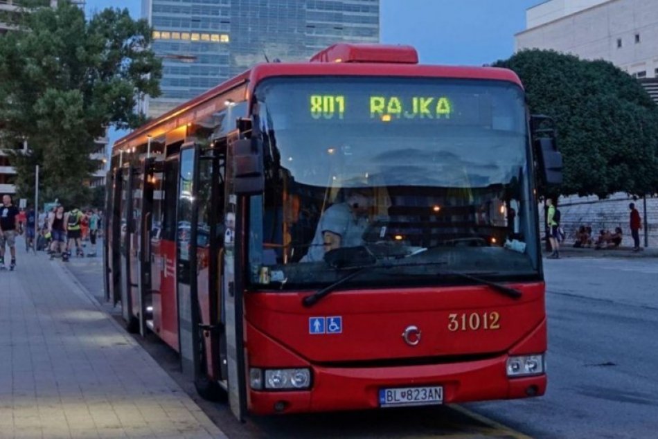 Ilustračný obrázok k článku Autobusom MHD sa do Rajky NEDOSTANETE: Zmeniť to môže maďarský premiér Orbán