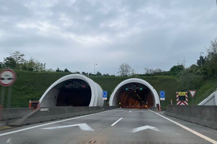 Ilustračný obrázok k článku Šoféri, v tuneli Sitina buďte OPATRNÍ: Bude sa v ňom jazdiť ŠTYRIDSIATKOU!