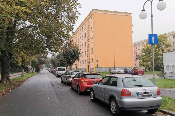 Ilustračný obrázok k článku Žiarski vodiči sa NEPOTEŠIA: Samospráva SPOPLATNILA vyše 100 parkovacích miest