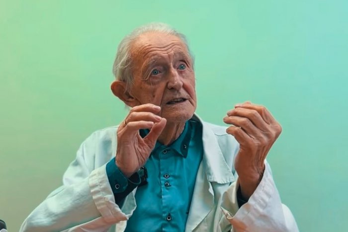 Ilustračný obrázok k článku NAJSTARŠÍ doktor na Slovensku vyvracia HOAX: SPIKLI sa lekári sveta proti ľuďom? VIDEO