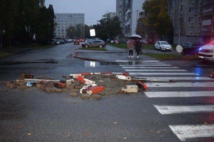 Ilustračný obrázok k článku Nehoda v Michalovciach: Vodič zrámoval deliaci ostrovček a ušiel! Dôvod? Takmer 2 promile