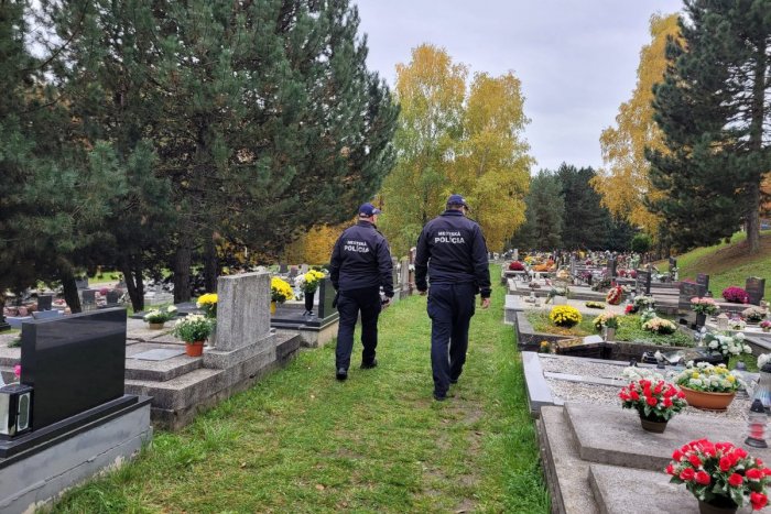 Ilustračný obrázok k článku Nie každý si spomenul na blízkych: Bystrický cintorín zverejnil zoznamy NEPLATIČOV