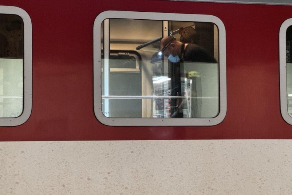 Ilustračný obrázok k článku TRAGÉDIA na koľajniciach: Vlak ZRAZIL človeka, dopravu museli prerušiť!