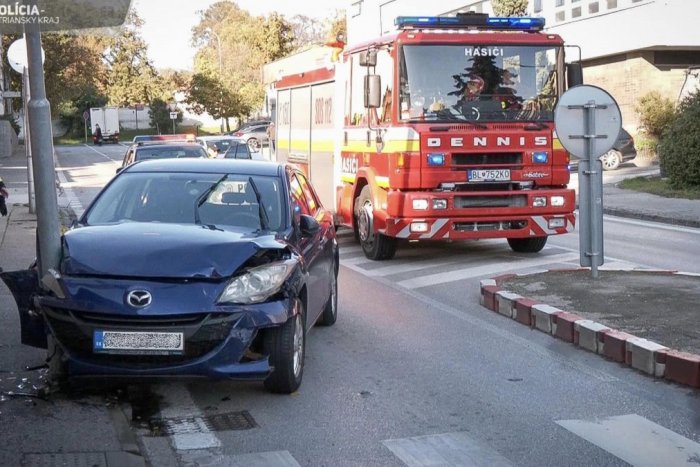 Ilustračný obrázok k článku Opitá vodička v Nitre nabúrala do troch áut: Zastavil ju až náraz do stĺpa