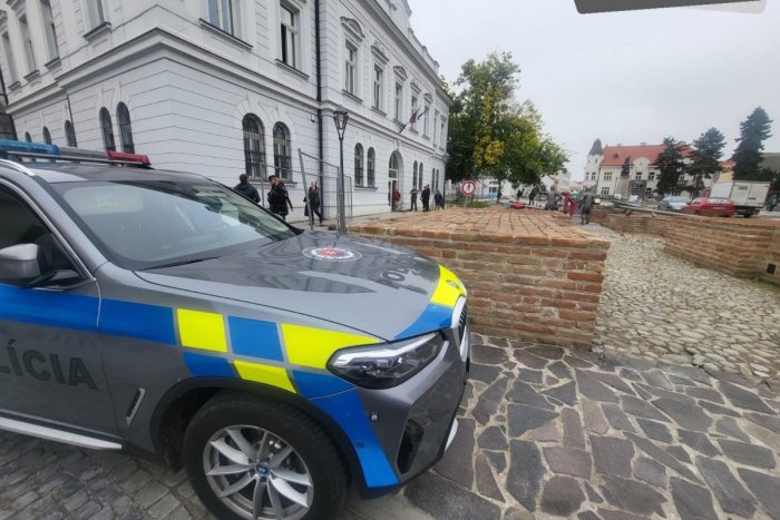 Ilustračný obrázok k článku Bombový poplach na súdoch: Policajti evakuovali aj budovu v Trnave