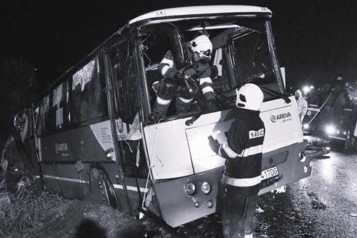 Ilustračný obrázok k článku V Nitre spomínali na obete tragickej nehody autobusu: Zahynulo pri nej 12 ľudí