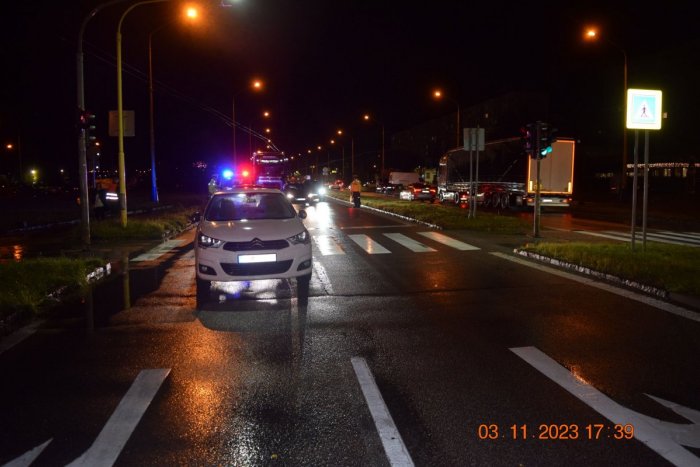Ilustračný obrázok k článku Ženu na Sekčove zrazilo auto, na druhý deň zomrela: Polícia hľadá svedkov nehody