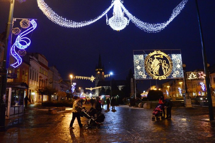Ilustračný obrázok k článku Mesto sľubuje zmenený koncept vianočných trhov: NOVINKOU bude aj prútený kolotoč