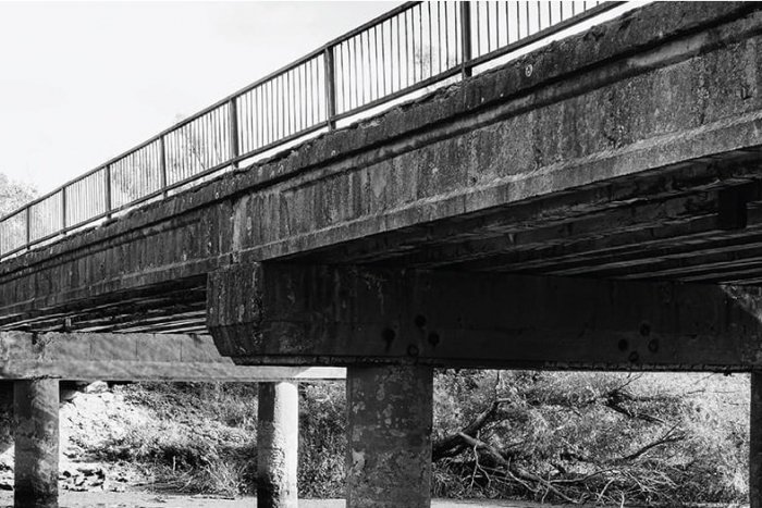 Ilustračný obrázok k článku Uzavretý most na Zemplíne: Župa tvrdo vyvodzuje dôsledky, takto dopadol zodpovedný riaditeľ!