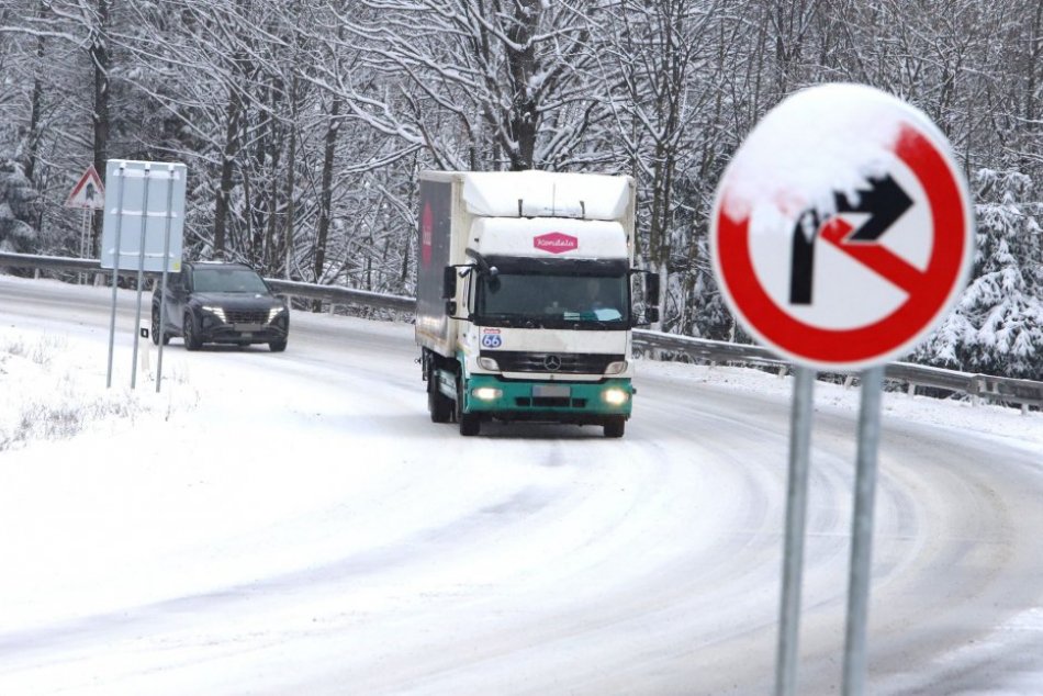Ilustračný obrázok k článku Obmedzenia v doprave v Prešovskom kraji zatiaľ nie sú: Polícia však apeluje na opatrnosť