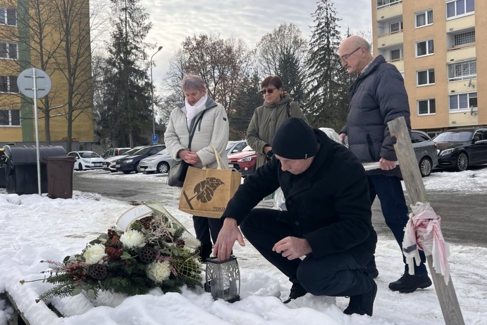 Ilustračný obrázok k článku Bývalí obyvatelia na Mukačevskej si uctili obete výbuchu: FOTO z miesta po 4. rokoch