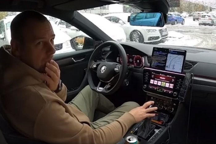 Ilustračný obrázok k článku Bratislavský taxikár HRDINOM internetu! Vystrašenej babičke zachránil všetky úspory, VIDEO