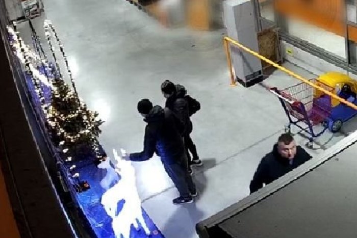 Ilustračný obrázok k článku KURIÓZNA krádež v bratislavskej predajni: Páchateľ si odniesol svietiaceho soba, FOTO