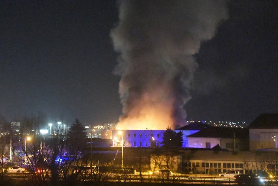 Ilustračný obrázok k článku Požiar v Prešove už lokalizovali: Polícia začala trestné stíhanie, FOTO