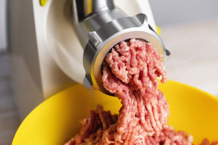 Ilustračný obrázok k článku V známom supermarkete objavili mäso so SALMONELOU: V mrazničke ho môžete mať aj VY!