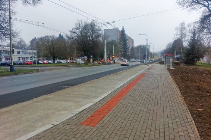 Ilustračný obrázok k článku Prešovčania, na vynovených zastávkach Sídliska 3 nenastupujte: Ešte tam prebiehajú práce