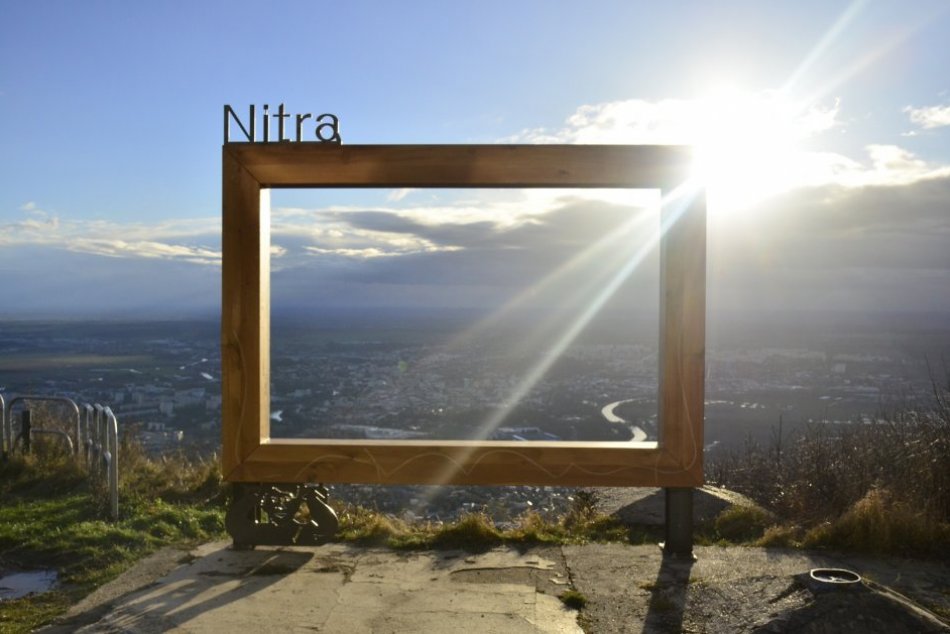 Ilustračný obrázok k článku Nitra má novú atrakciu pre turistov: Na Pyramíde postavili FOTOPOINT
