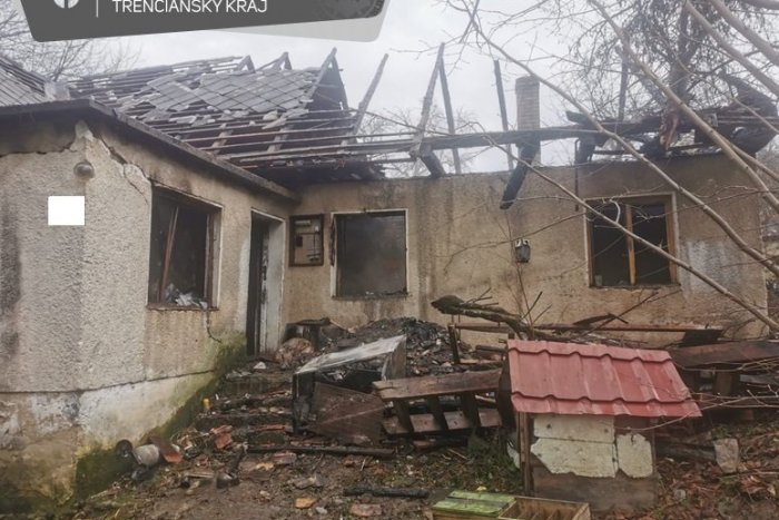 Ilustračný obrázok k článku Silvestrovská TRAGÉDIA: Po požiari domu v Považskej Bystrici našli telesné pozostatky