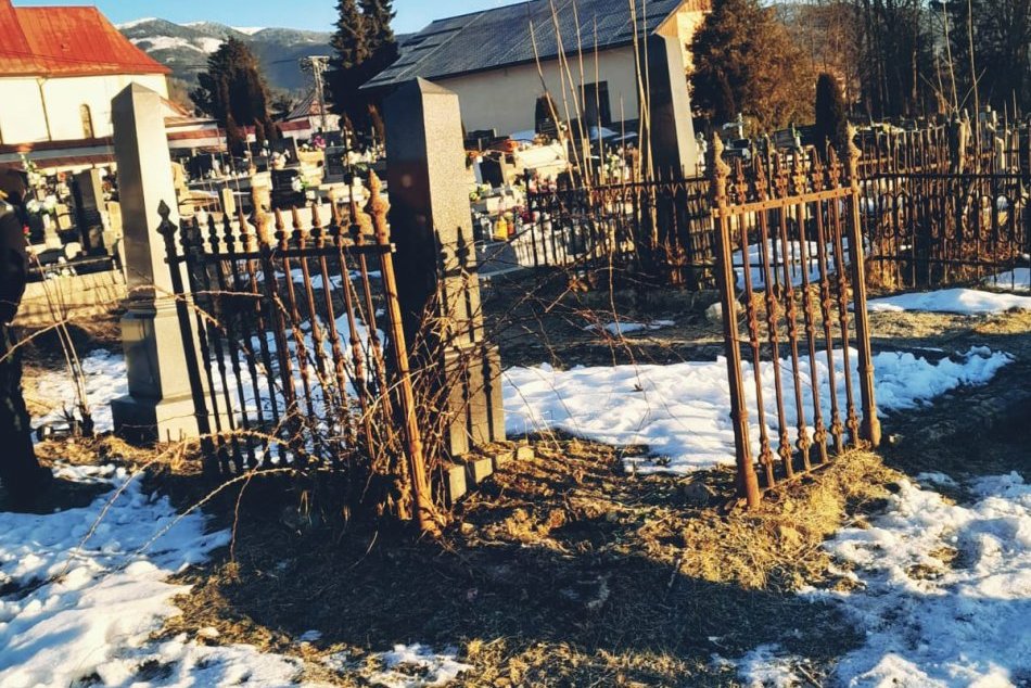 Ilustračný obrázok k článku ZLODEJOV neodradilo ani PIETNE miesto: KRADLI priamo na cintoríne, FOTO