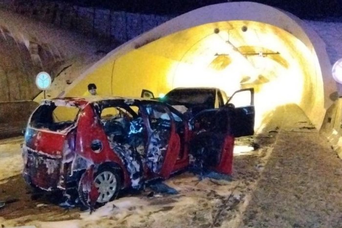Ilustračný obrázok k článku V známom slovenskom tuneli VYBUCHLO auto! Jeden človek NEPREŽIL