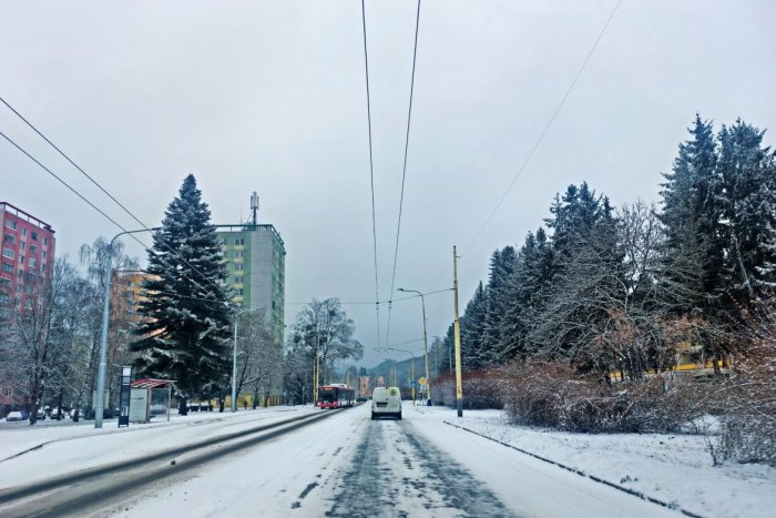 Ilustračný obrázok k článku Prešov opäť zasypala snehová nádielka: Najmä na Sídlisku 3 treba jazdiť mimoriadne opatrne