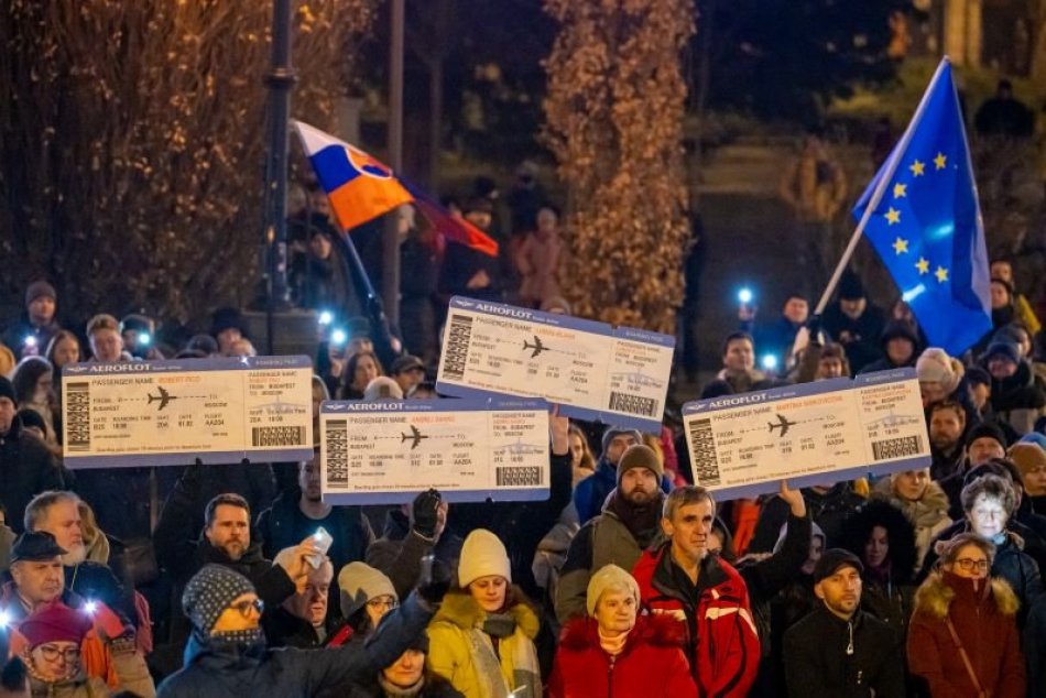 Ilustračný obrázok k článku FOTO Bol to doteraz najväčší protest: Tisíce ľudí po celom Slovensku opäť vyšli do ulíc