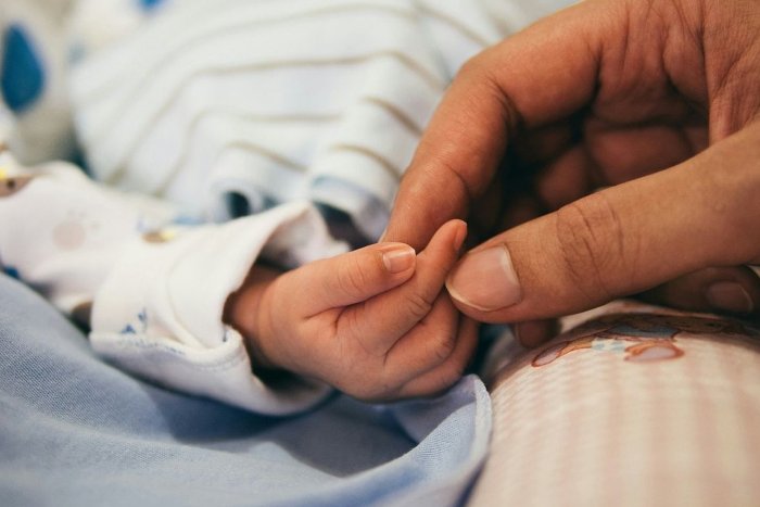 Ilustračný obrázok k článku TRAGÉDIA v americkej nemocnici: Lekárka novorodencovi pri pôrode ODTRHLA hlavu!