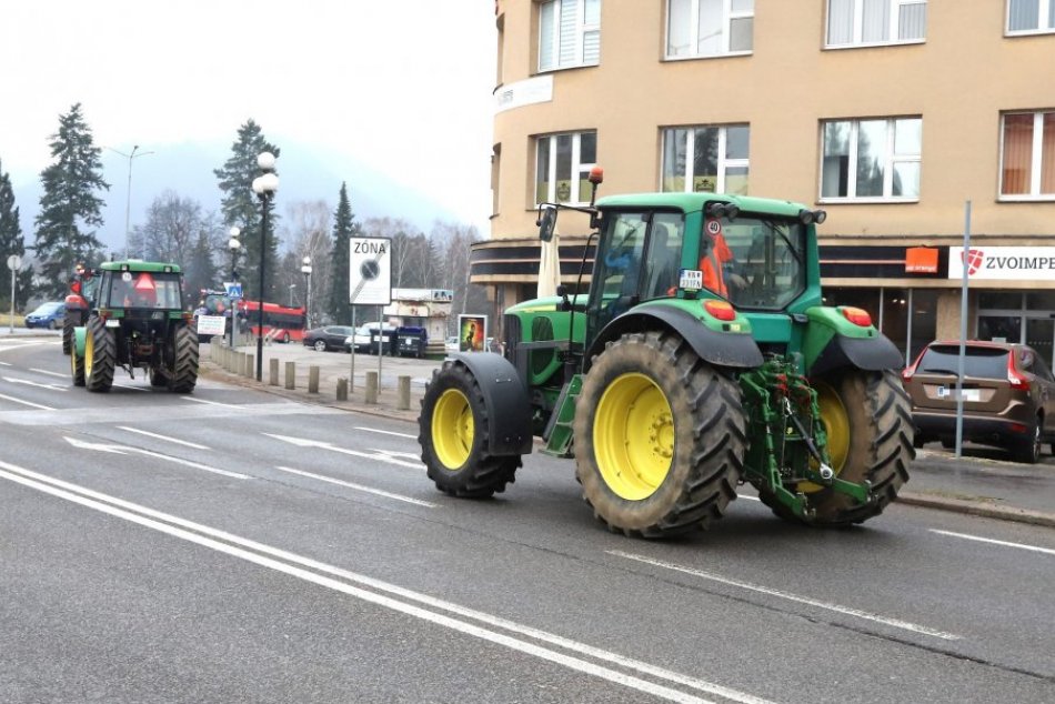Ilustračný obrázok k článku Farmári ZABLOKUJÚ viacero trás v Prešove a okolí: Kedy a kde presne vyrazia na cesty?