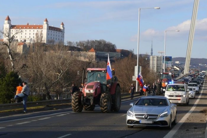 Ilustračný obrázok k článku TRASA protestnej jazdy farmárov naprieč Bratislavou: Kedy a kde budú KOLÓNY na cestách?