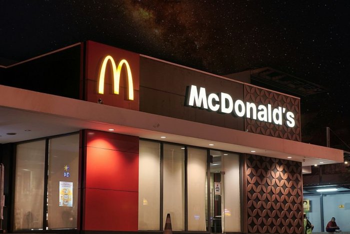 Ilustračný obrázok k článku McDonald’s ohlásil smelé PLÁNY! Rýchle občerstvenia chce otvárať aj v MENŠÍCH mestách