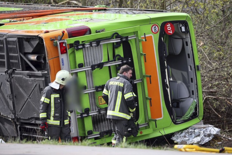 Ilustračný obrázok k článku TRAGICKÁ nehoda na diaľnici v Nemecku: Autobus šoféroval SLOVÁK a Čech! FOTO