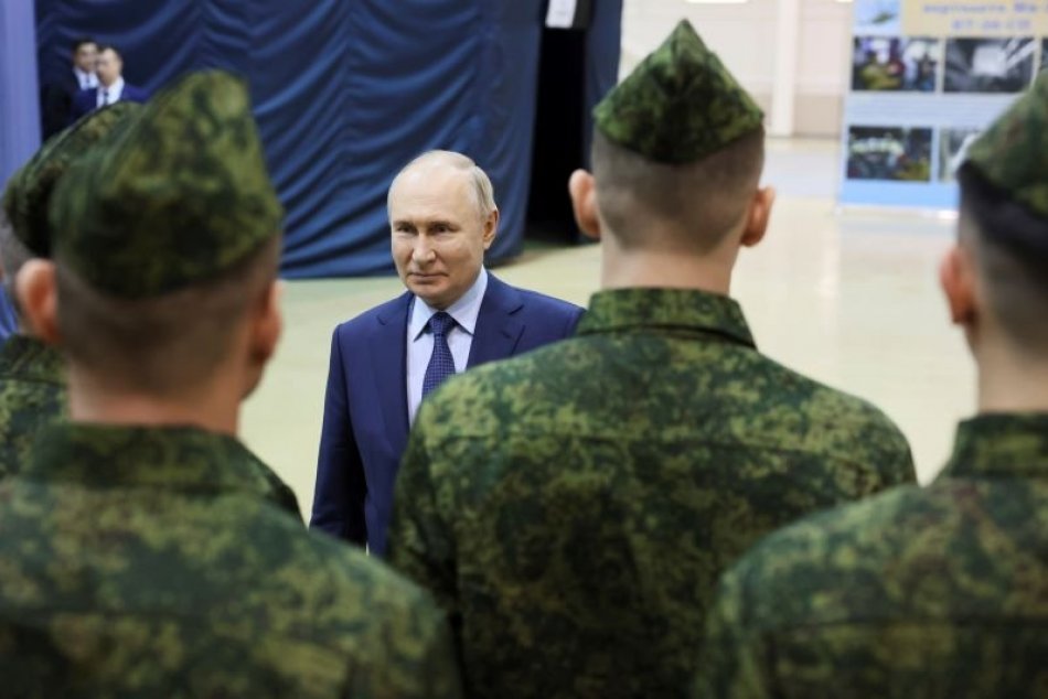 Ilustračný obrázok k článku Premiér Fiala poslal jasný odkaz Putinovi: NEVERÍ, že nenapadne Česko