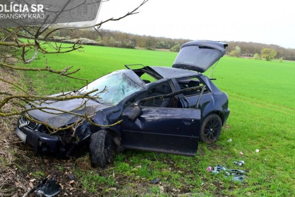 Ilustračný obrázok k článku Sviatky sa nezaobišli bez nehôd a alkoholu: Nafúkala aj mladá vodička, ktorá rozbila Audi