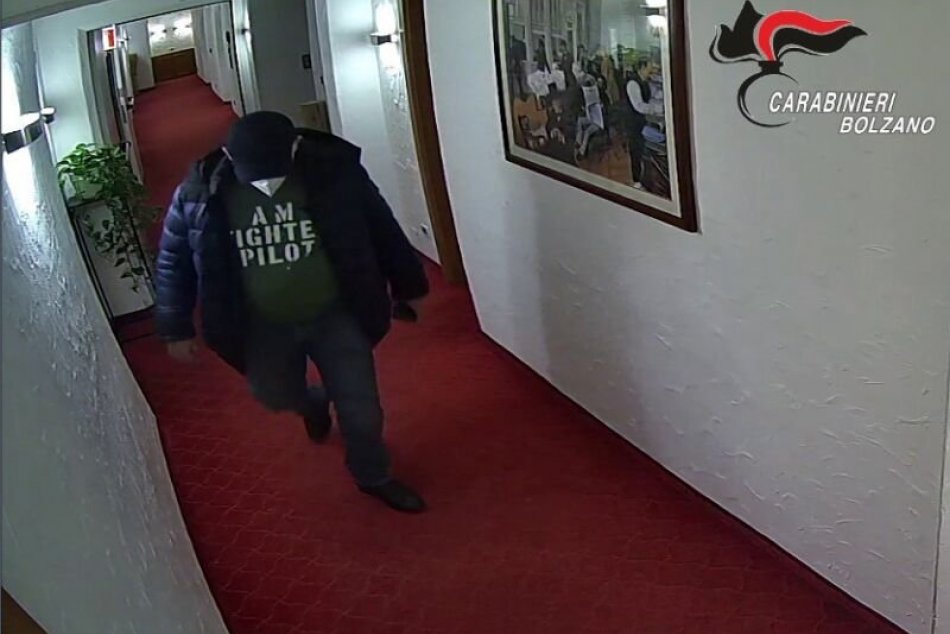 Ilustračný obrázok k článku SVET O SLOVENSKU: Zlodeji v respirátoroch UKRADLI tisíce eur, zmizli z hotelov