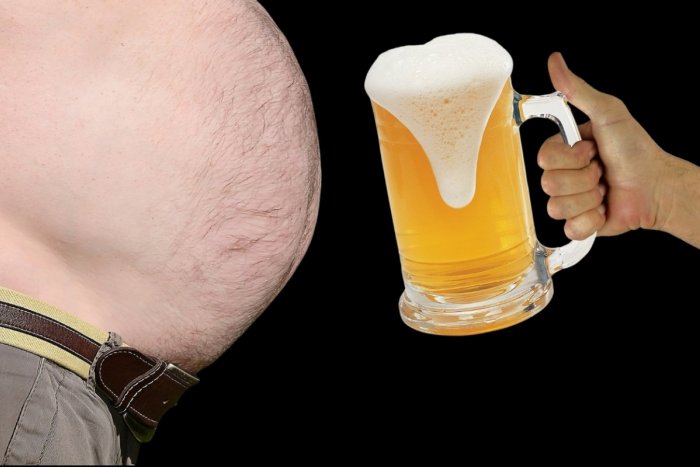 Ilustračný obrázok k článku Vedci našli možnú príčinu pivného brucha: A pivo to NIE JE, páni!